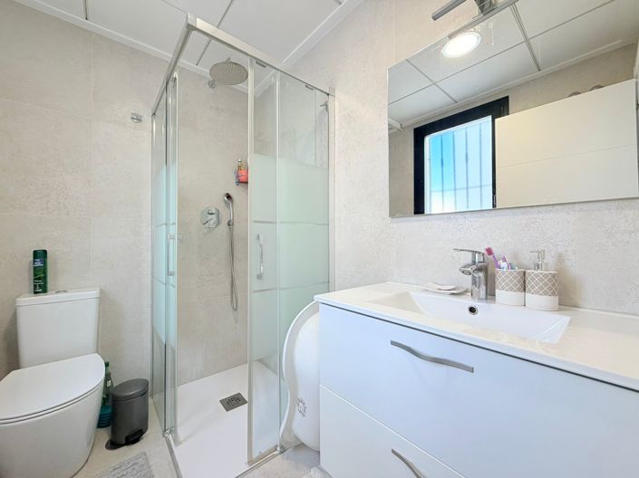 Image No.8-3 Bed Townhouse for sale