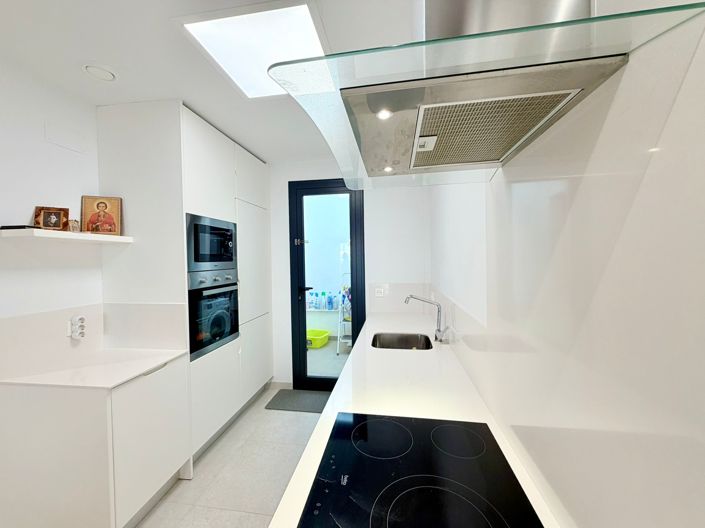 Image No.10-3 Bed Townhouse for sale