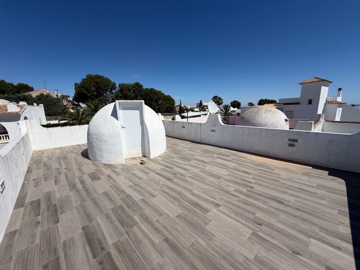 Image No.19-2 Bed Villa for sale