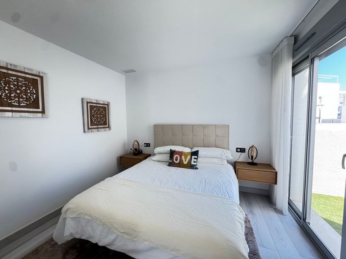 Image No.12-4 Bed Villa for sale