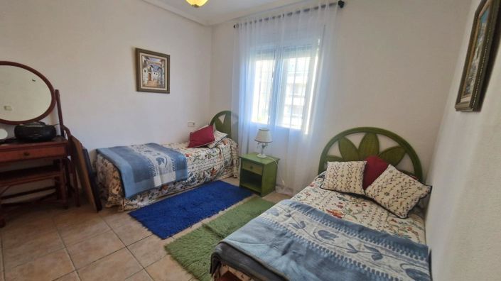 Image No.23-2 Bed Townhouse for sale