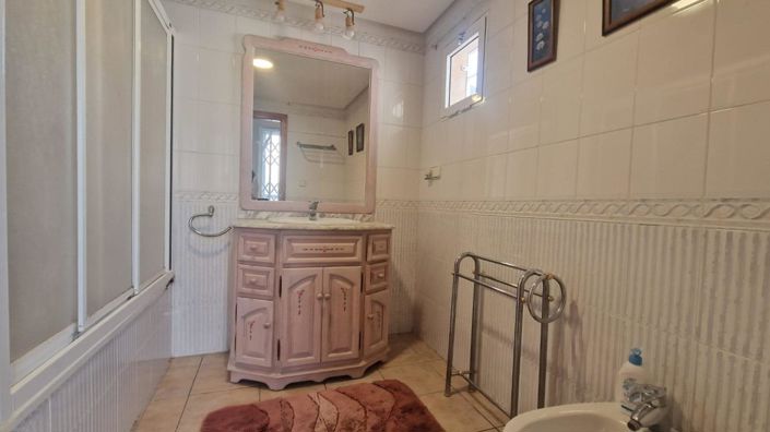 Image No.26-2 Bed Townhouse for sale