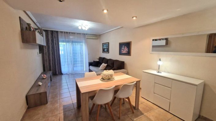 Image No.30-2 Bed Townhouse for sale