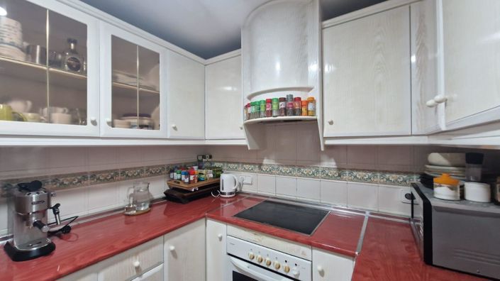 Image No.8-2 Bed Townhouse for sale