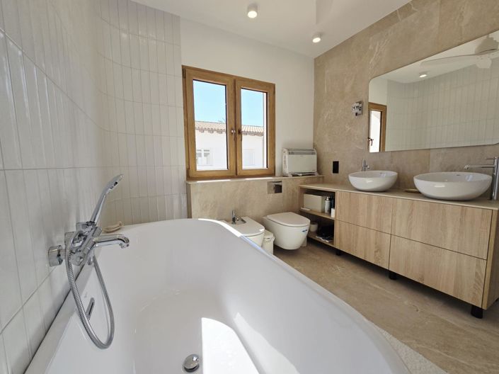 Image No.27-3 Bed Villa for sale
