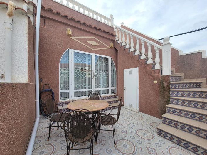 Image No.20-2 Bed Townhouse for sale
