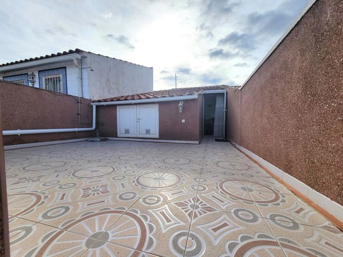 Image No.31-2 Bed Townhouse for sale