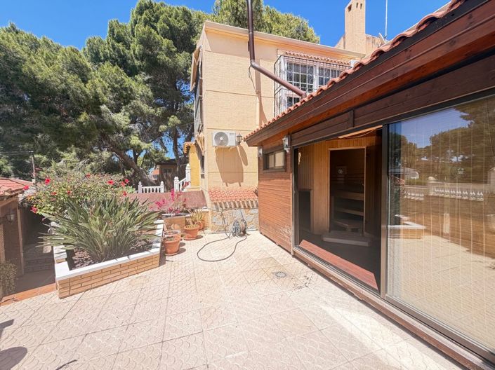Image No.12-Villa de 4 chambres à vendre à Torrevieja