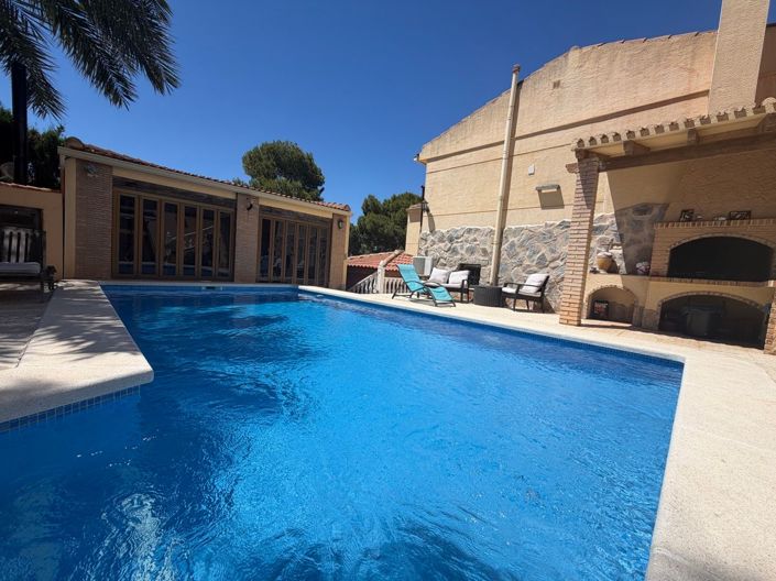 Image No.6-Villa de 4 chambres à vendre à Torrevieja