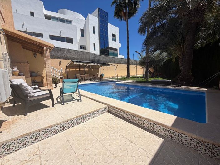 Image No.9-Villa de 4 chambres à vendre à Torrevieja
