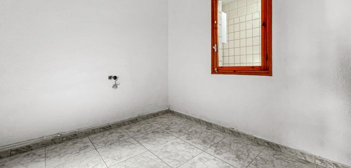 Image No.11-2 Bed Townhouse for sale