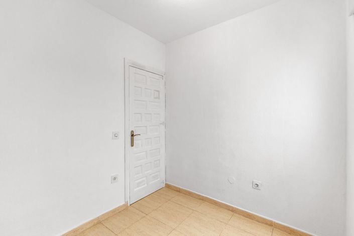 Image No.18-3 Bed Apartment for sale