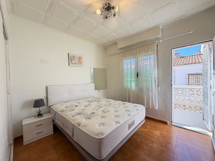 Image No.26-1 Bed Townhouse for sale
