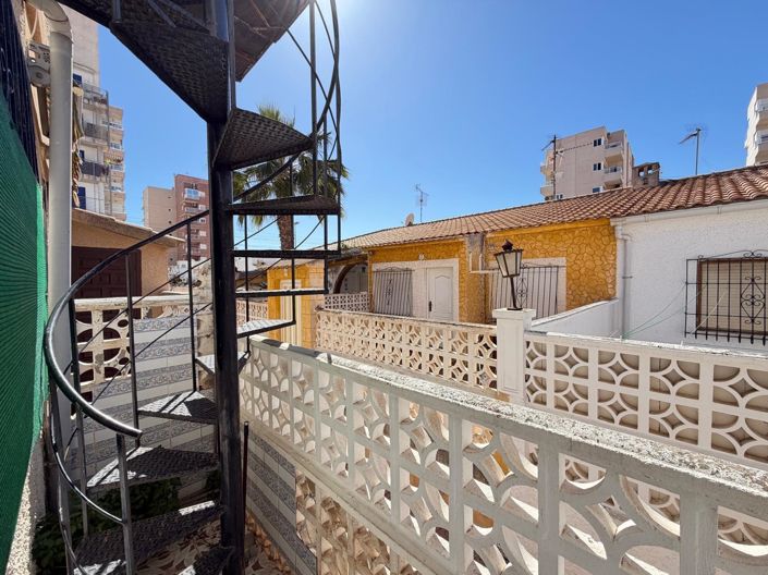 Image No.33-1 Bed Townhouse for sale