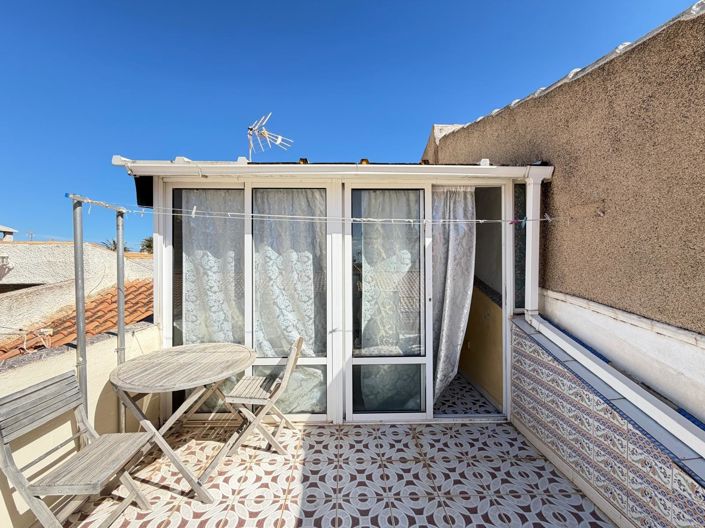 Image No.42-1 Bed Townhouse for sale