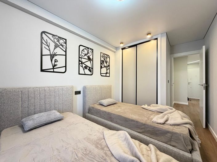 Image No.55-3 Bed Apartment for sale