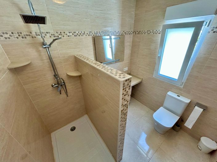 Image No.20-5 Bed Villa for sale