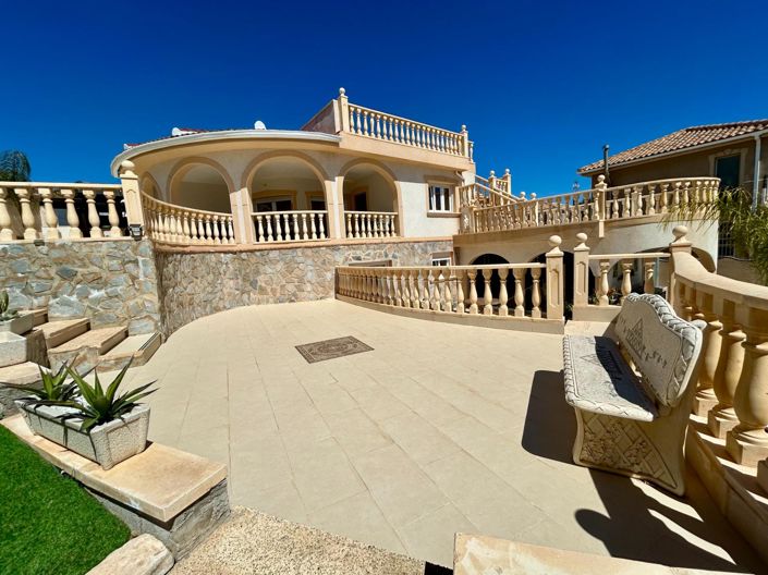 Image No.40-5 Bed Villa for sale