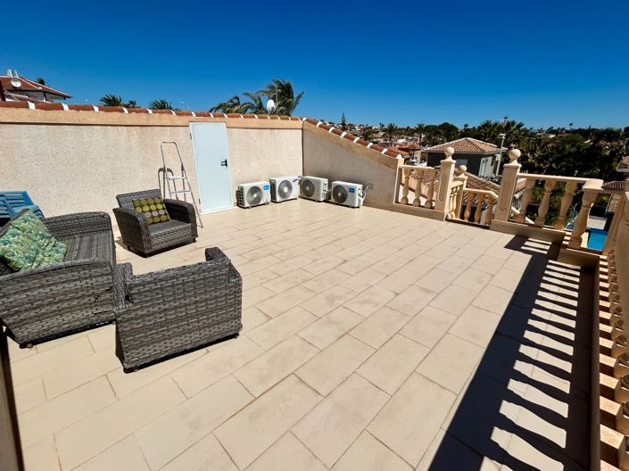 Image No.49-5 Bed Villa for sale