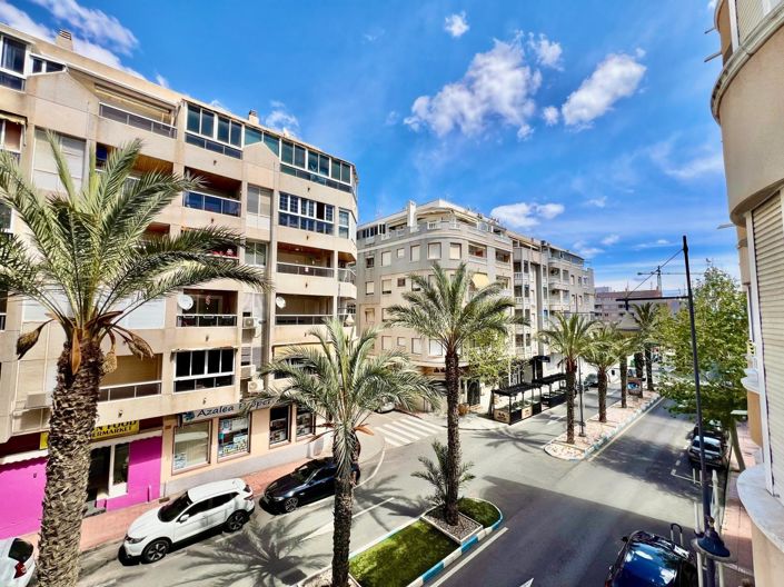 Image No.20-2 Bed Apartment for sale