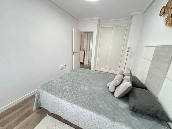 Image No.8-Apartment for sale