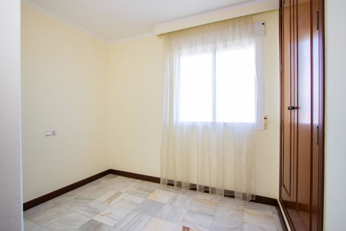 Image No.28-3 Bed Apartment for sale