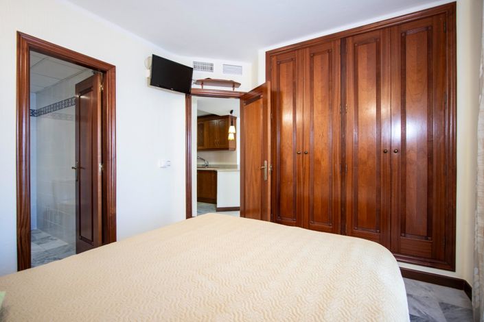 Image No.8-3 Bed Apartment for sale