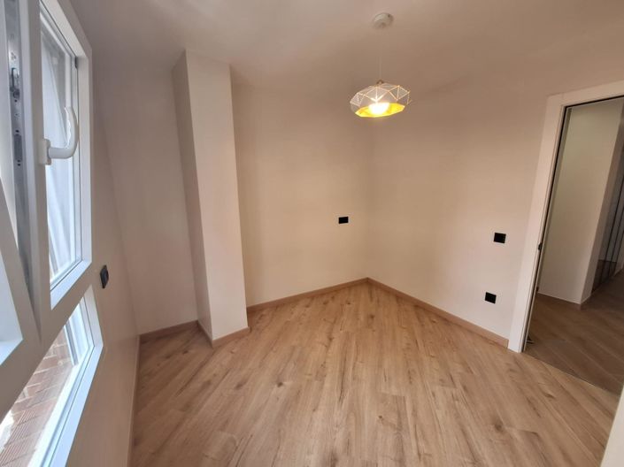 Image No.11-1 Bed Apartment for sale