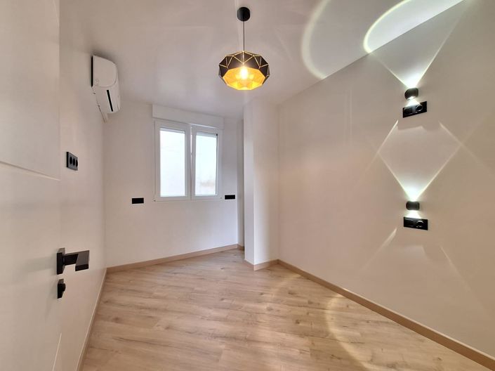 Image No.12-1 Bed Apartment for sale