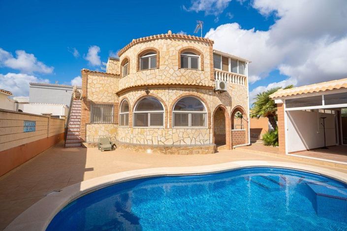 Image No.11-4 Bed Villa for sale
