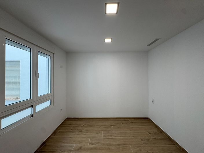 Image No.25-3 Bed Apartment for sale