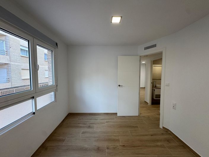 Image No.37-3 Bed Apartment for sale