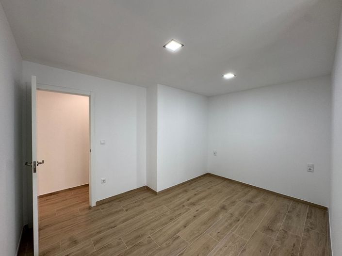Image No.7-3 Bed Apartment for sale