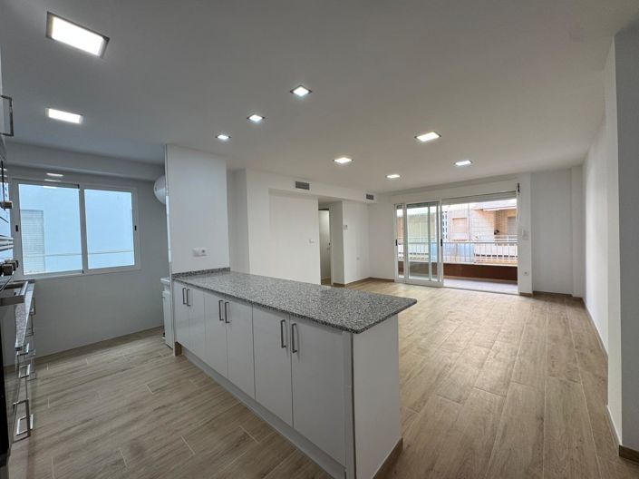 Image No.8-3 Bed Apartment for sale
