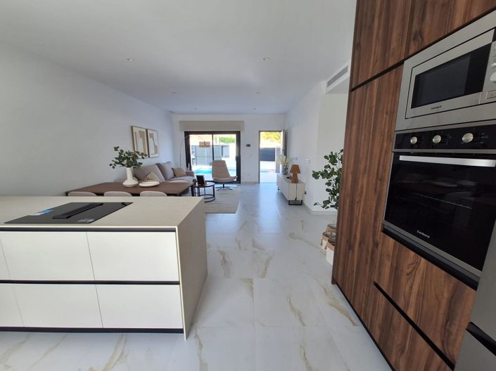 Image No.15-3 Bed Villa for sale