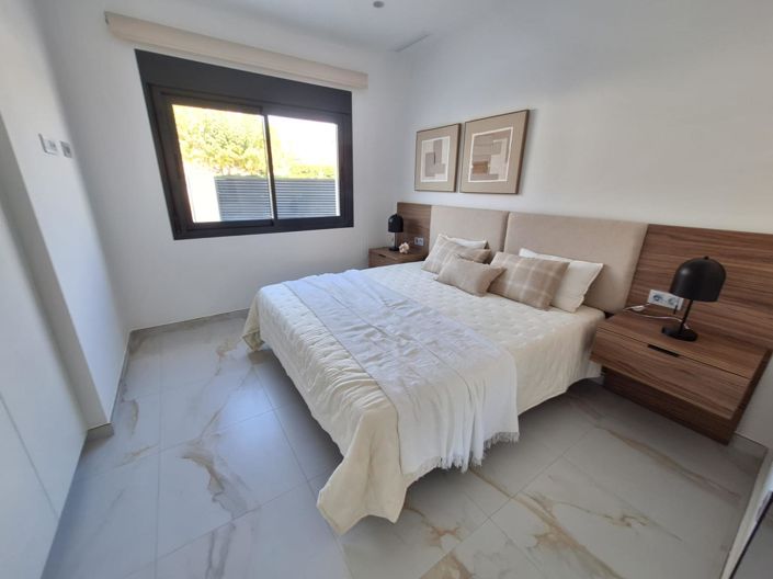 Image No.10-3 Bed Villa for sale