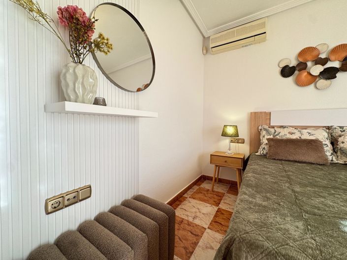 Image No.55-2 Bed Townhouse for sale
