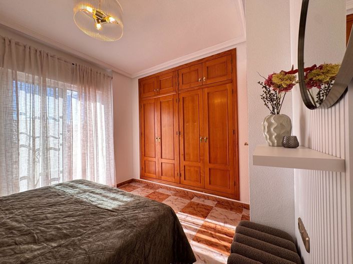 Image No.59-2 Bed Townhouse for sale
