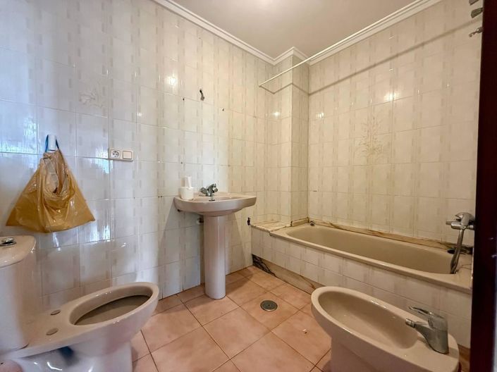 Image No.18-3 Bed Apartment for sale