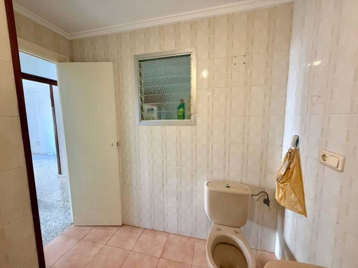 Image No.21-3 Bed Apartment for sale