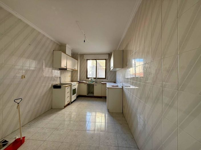 Image No.27-3 Bed Apartment for sale