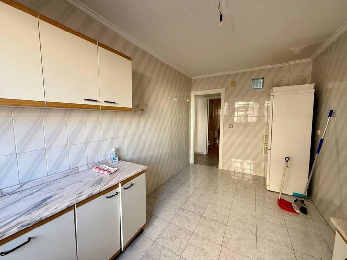 Image No.28-3 Bed Apartment for sale