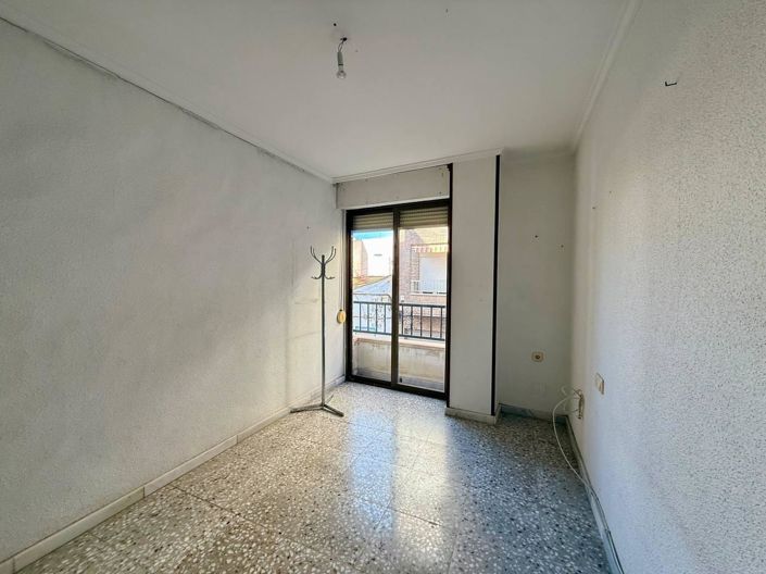Image No.29-3 Bed Apartment for sale