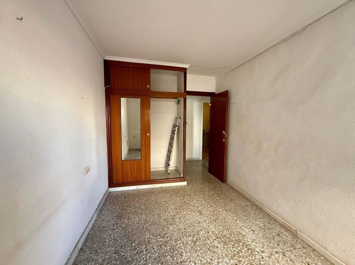Image No.31-3 Bed Apartment for sale