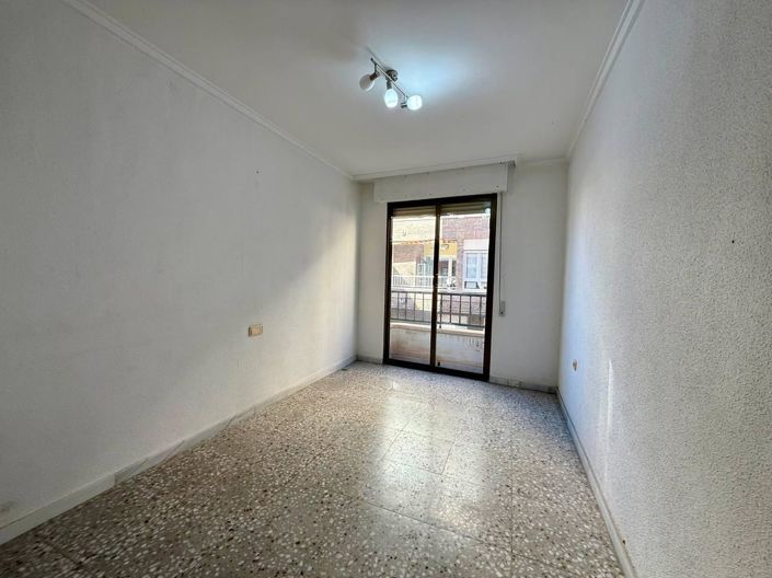 Image No.41-3 Bed Apartment for sale