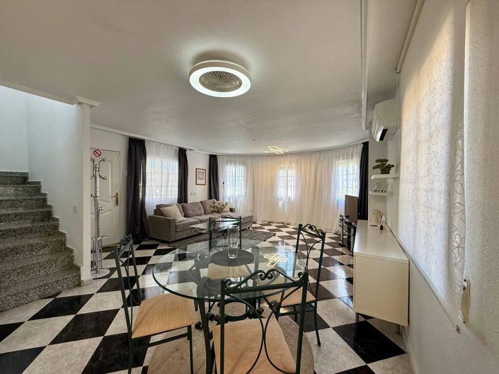 Image No.58-4 Bed Villa for sale