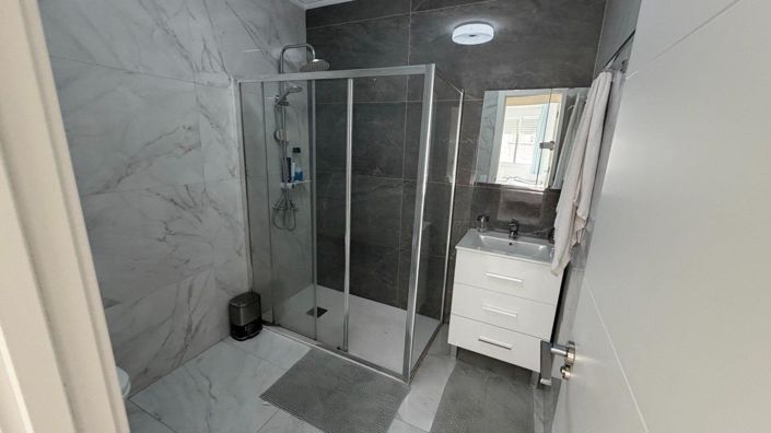 Image No.9-3 Bed Apartment for sale
