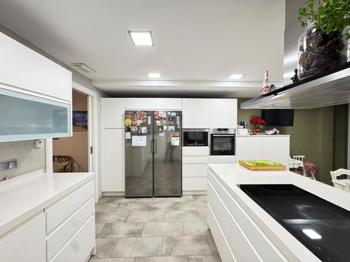 Image No.54-4 Bed Apartment for sale