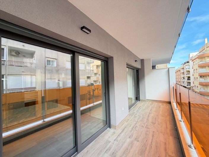 Image No.33-3 Bed Apartment for sale