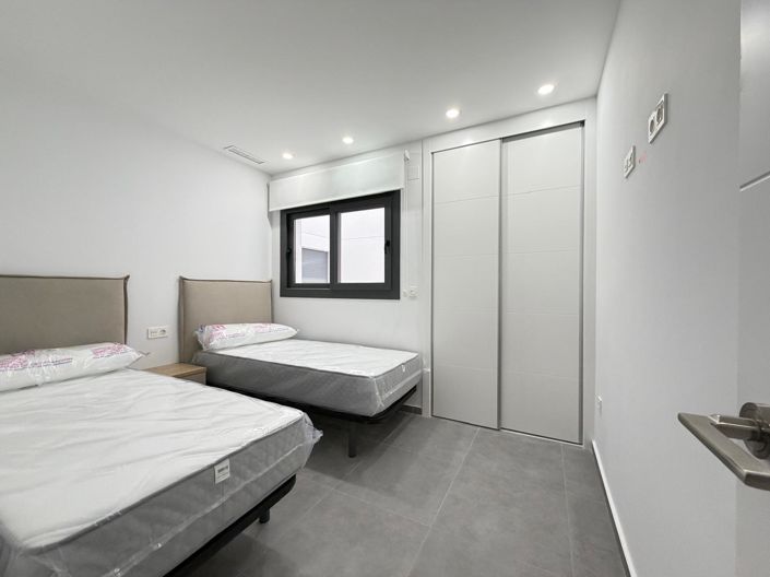 Image No.48-3 Bed Apartment for sale